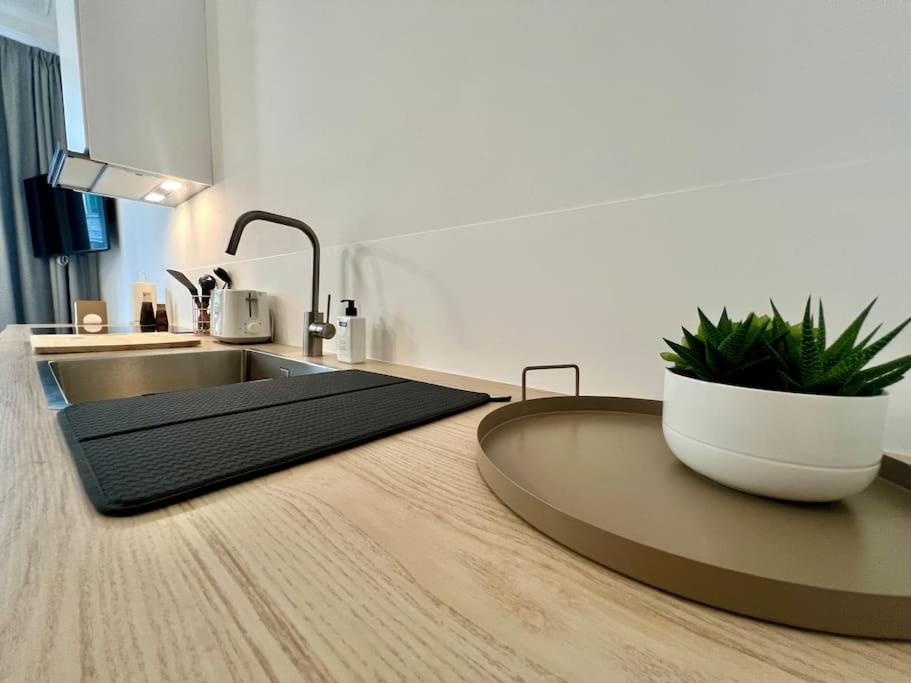 L'Escapade Chic - Cathedrale, Saint Lambert Apartment Лиеж Екстериор снимка
